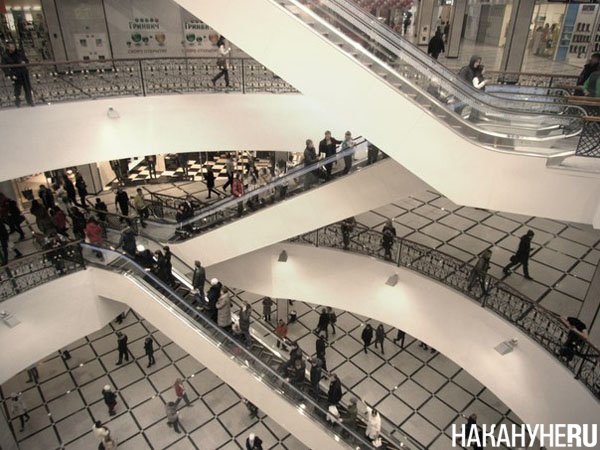 Эскалатор в ТРЦ "Гринвич" в Екатеринбурге(2014)|Фото: Накануне.RU Эскалатор в ТРЦ "Гринвич" в Екатеринбурге(2014)|Фото: Накануне.RU
