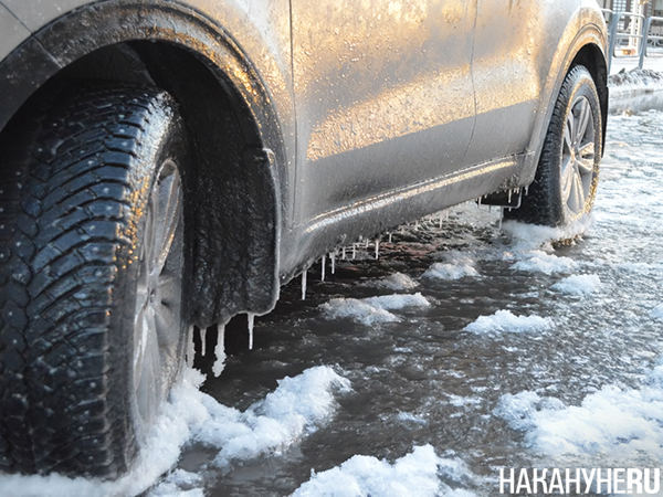 Замерзшие колеса на машине(2025)|Фото: Накануне.RU