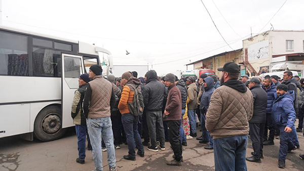 Рейд по нелегалам на овощебазе №4 в Екатеринбурге(2025)|Фото: В.Н. Горелых