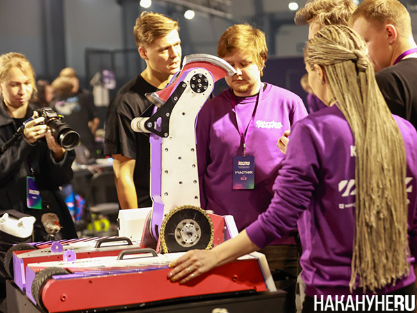 Международный чемпионат "Битва роботов" в выставочном центре "Екатеринбург-Экспо"(2025)|Фото: Накануне.RU Международный чемпионат "Битва роботов" в выставочном центре "Екатеринбург-Экспо"(2025)|Фото: Накануне.RU