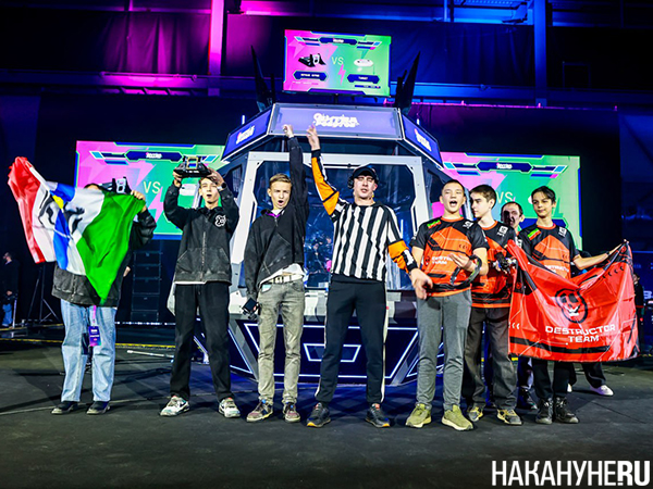 Международный чемпионат "Битва роботов" в выставочном центре "Екатеринбург-Экспо"(2025)|Фото: Накануне.RU Международный чемпионат "Битва роботов" в выставочном центре "Екатеринбург-Экспо"(2025)|Фото: Накануне.RU