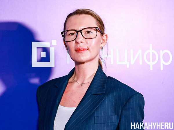 Директор департамента цифровых компетенций и образования Минцифры РФ Татьяна Трубникова на международном чемпионате "Битва роботов" в выставочном центре "Екатеринбург-Экспо"(2025)|Фото: Накануне.RU Директор департамента цифровых компетенций и образования Минцифры РФ Татьяна Трубникова на международном чемпионате "Битва роботов" в выставочном центре "Екатеринбург-Экспо"(2025)|Фото: Накануне.RU
