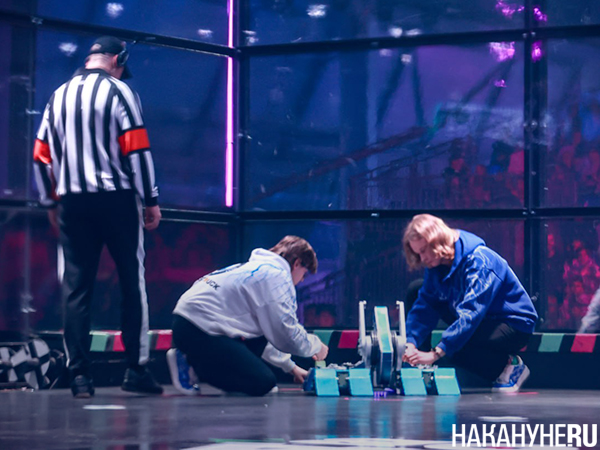 Международный чемпионат "Битва роботов" в выставочном центре "Екатеринбург-Экспо"(2025)|Фото: Накануне.RU Международный чемпионат "Битва роботов" в выставочном центре "Екатеринбург-Экспо"(2025)|Фото: Накануне.RU