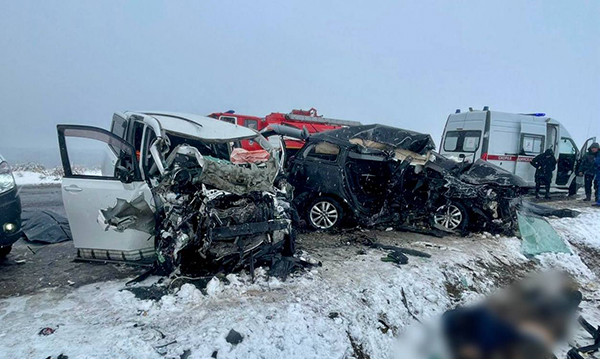 ДТП двух машин марок "Toyota Wish" и "Toyota Voxy" на 840 км. автодороги Р-257 "Енисей"(2025)|Фото: Управление Госавтоинспекции МВД по Республике Тыва