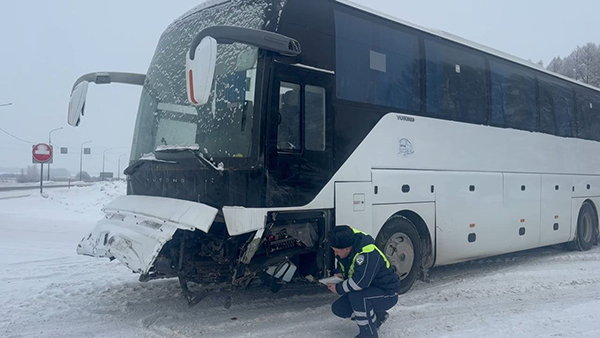 ДТП с пассажирским автобусом в Свердловской области(2026)|Фото: Управле­ние Госавтоинспекции ГУ МВД России по Св­ердловской области