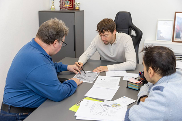 Прием граждан у депутата гордумы Екатеринбурга Алексея Вихарева(2026)|Фото: telegram-канал Алексея Вихарева / t.me/viharevofficial