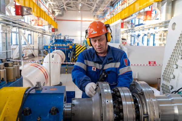 Работник "Транснефть – Сибирь" на производстве(2026)|Фото: "Транснефть – Сибирь"
