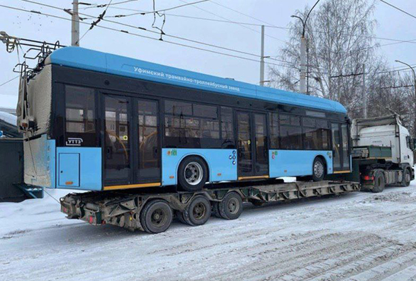 Доставка троллейбуса от УТТЗ в Екатеринбург(2026)|Фото: telegram-канал "Екатеринбург. Главное" / t.me/ekatglavnoe