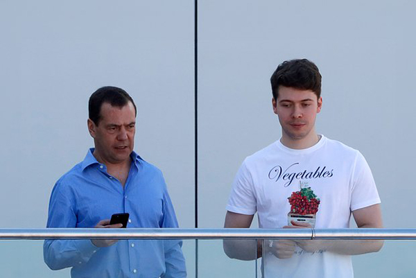 Дмитрий Медведев и Илья Медведев(2026)|Фото: Михаил Метцель / ТАСС