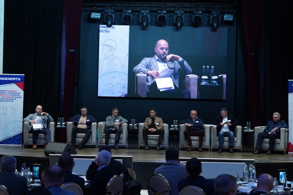 В Тюмени состоялся дискуссионный клуб системы развития "Транснефть" – ОПТИМУМ (2026)|Фото: Транснефть – Сибирь