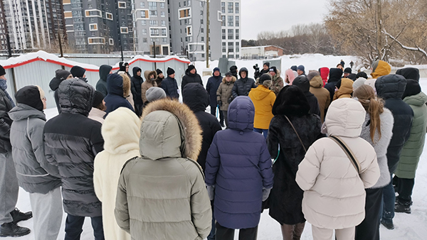 Александр Ивачев на встрече с жителями ЖК "Ботаника Green House" обсуждает новую застройку в Ботаническом саду Екатеринбурга(2026)|Фото: страница Александра Ивачева / vk.com/ivachyov