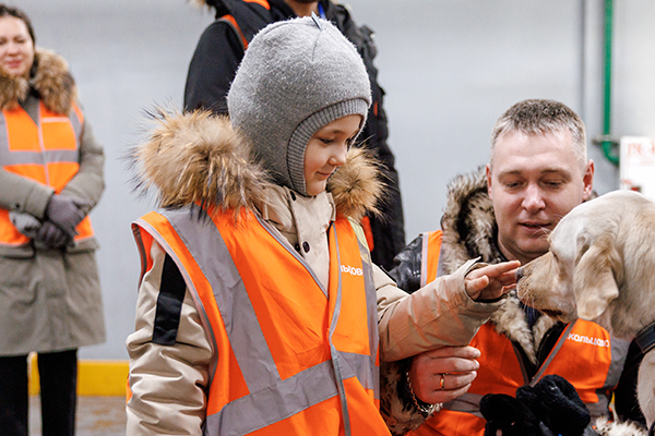 Экскурсия для 6-летнего Димы в аэропорту Кольцово от "РМК Поиск"(2026)|Фото: Алексей Варзегов