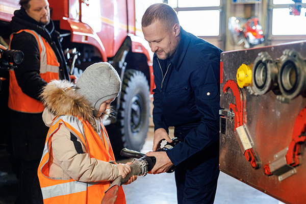 Экскурсия для 6-летнего Димы в аэропорту Кольцово от "РМК Поиск"(2026)|Фото: Алексей Варзегов