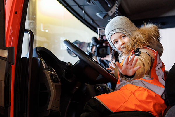 Экскурсия для 6-летнего Димы в аэропорту Кольцово от "РМК Поиск"(2026)|Фото: Алексей Варзегов