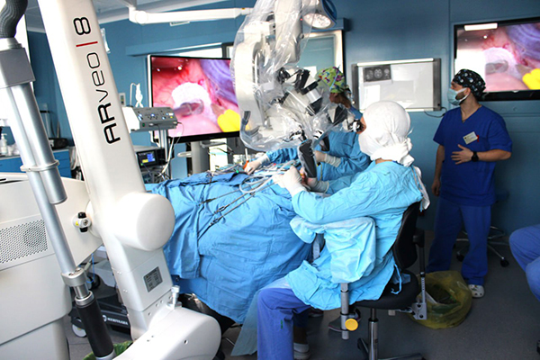 Операционный микроскоп Leica с функцией дополненной реальности в комплекте приложений(2026)|Фото: пресс-служба Минздрава Свердловской области