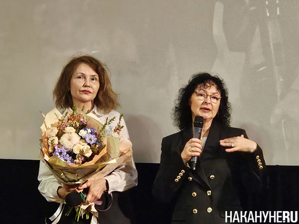 Генеральный продюсер фильма "Спасти бессмертного" Людмила Кукоба и исполнительный продюсер Светлана Гордеева в екатеринбургском Доме кино на премьере фильма(2026)|Фото: Накануне.RU Генеральный продюсер фильма "Спасти бессмертного" Людмила Кукоба и исполнительный продюсер Светлана Гордеева в екатеринбургском Доме кино на премьере фильма(2026)|Фото: Накануне.RU