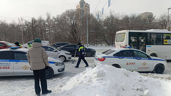 ДТП с участием двух пассажирских автобусов на ул. Карла Либкнехта в Екатеринбурге(2026)|Фото: Управле­ние Госавтоинспекции ГУ МВД России по Св­ердловской области