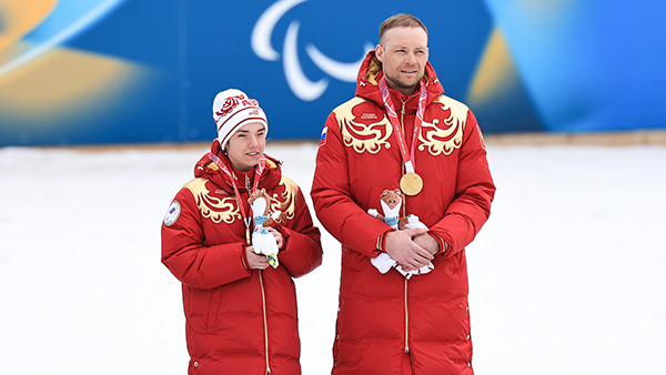 Анастасия Багиян с золотой медалью зимних Паралимпийских игр в Италии(2026)|Фото: Buda Mendes / Getty Images