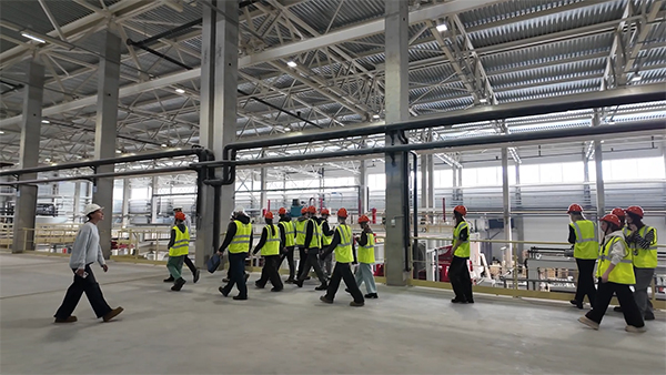 Атом показал будущим строителям, как в регионе производят стройматериалы(2026)|Фото: пресс-служба "Атомстройкомплекс"