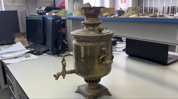 Старинный самовар, изъятый в аэропорту Кольцово(2026)|Фото: пресс-служба Уральского таможенного управления