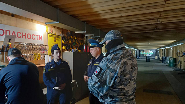 Опечатывание спортивно-стрелкового клуба "Леон" в Екатеринбурге(2026)|Фото: пресс-служба ГУФССП России по Свердловской области