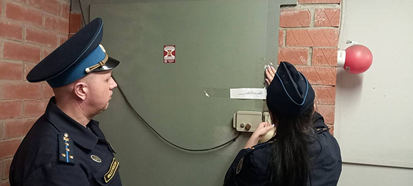 Опечатывание спортивно-стрелкового клуба "Леон" в Екатеринбурге(2026)|Фото: пресс-служба ГУФССП России по Свердловской области