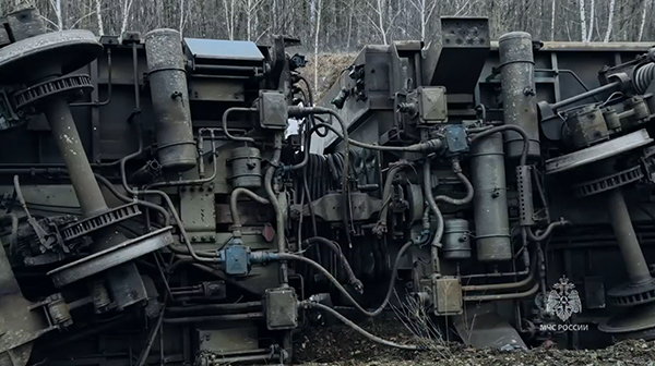 Место схода вагонов пассажирского поезда в Ульяновской области(2026)|Фото: скриншот с видео МЧС России