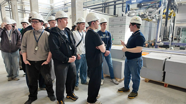 Студенты Университетского колледжа УрГПУ посетили завод "Теплит"(2026)|Фото: пресс-служба строительного холдинга "Атом"