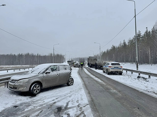 ДТП на 323-м километре трассы М-12 "Восток" Первоуральского района(2026)|Фото: Управле­ние Госавтоинспекции ГУ МВД России по Св­ердловской области