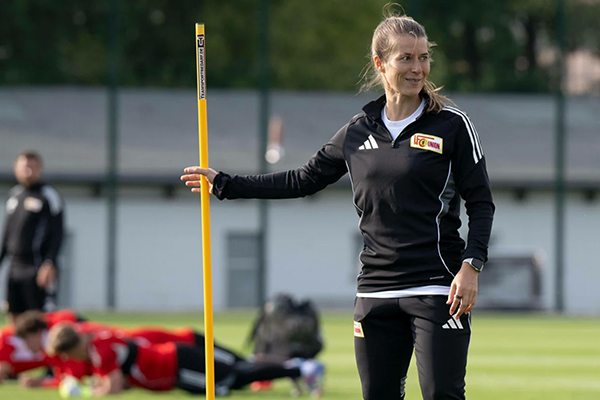 Мари-Луизе Эта на тренировочной базе футбольного клуба "Унион Берлин"(2026)|Фото: IMAGO / Matthias Koch / Global Look Press