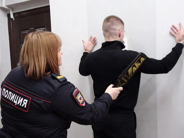 Курьер телефонных мошенников, задержанный в Екатеринбурге(2026)|Фото: В.Н. Горелых