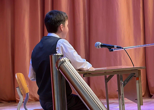 Волонтеры Алексея Вихарева на конкурсе чтецов для юных брайлистов в Верхней Пышме(2026)|Фото: Волонтерский центр Алексея Вихарева