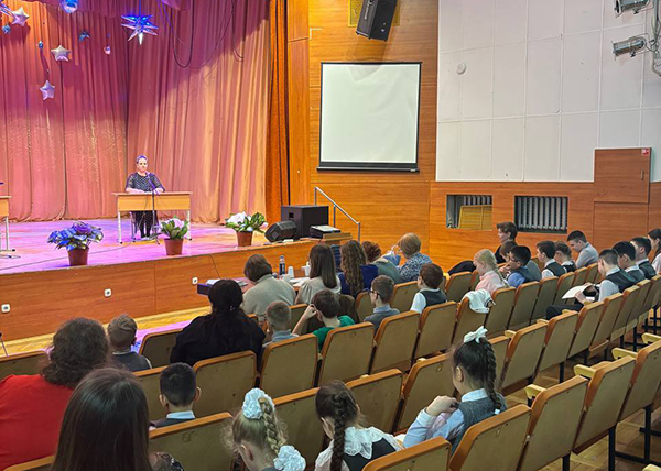 Волонтеры Алексея Вихарева на конкурсе чтецов для юных брайлистов в Верхней Пышме(2026)|Фото: Волонтерский центр Алексея Вихарева