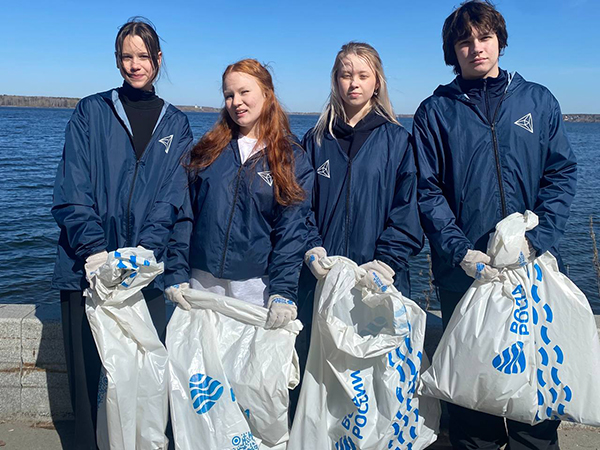 Акция по уборке водоемов "Вода России" в Екатеринбурге(2026)|Фото: Зиннур Гайфуллин