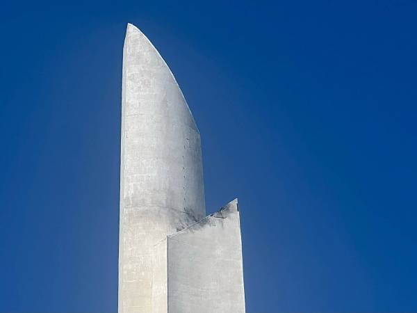 Повреждение беспилотником обелиска городу-герою Севастополю(2026)|Фото: пресс-служба губернатора Севастополя