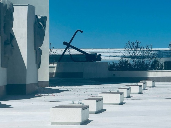 Повреждение беспилотником обелиска городу-герою Севастополю(2026)|Фото: пресс-служба губернатора Севастополя