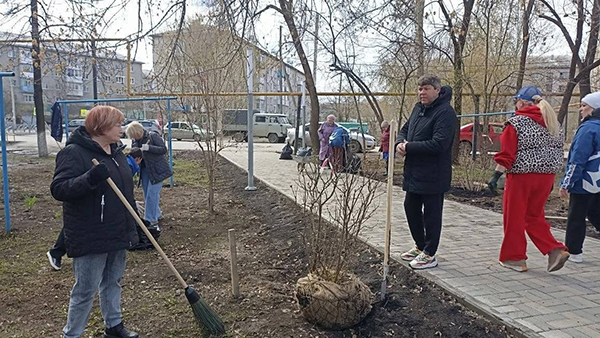 Волонтеры Алексея Вихарева на Всероссийском субботнике в Ирбите(2026)|Фото: Волонтерский центр Алексея Вихарева