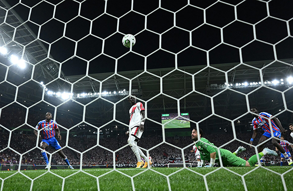 Финал Лиги конференций UEFA между "Кристал Пэлас" и "Райо Вальекано"(2026)|Фото: Reuters / Annegret Hilse