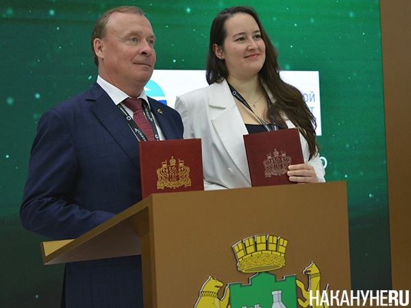 Подписание соглашения между администрацией Екатеринбурга и "ТМХ Городской транспорт" на "Иннопроме"(2026)|Фото: Накануне.RU Подписание соглашения между администрацией Екатеринбурга и "ТМХ Городской транспорт" на "Иннопроме"(2026)|Фото: Накануне.RU
