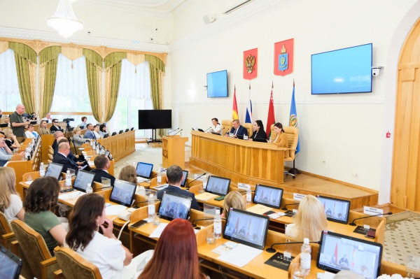 (2026)|Фото: пресс-служба думы Астраханской области