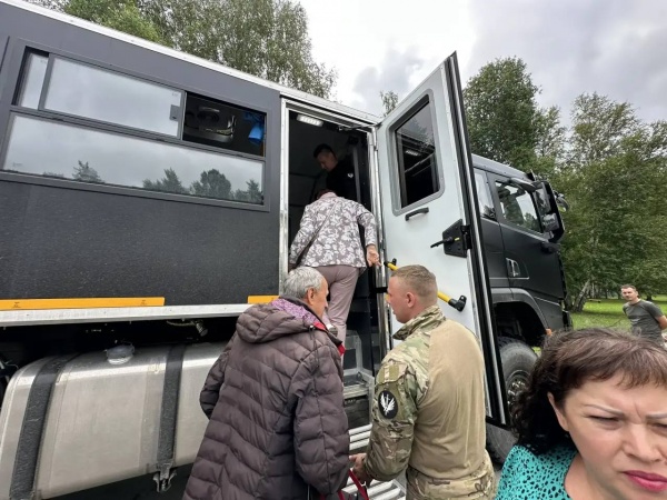 Эвакуация людей в зоне паводка в Ирбитском муниципальном округе(2026)|Фото: Александр Маргачёв