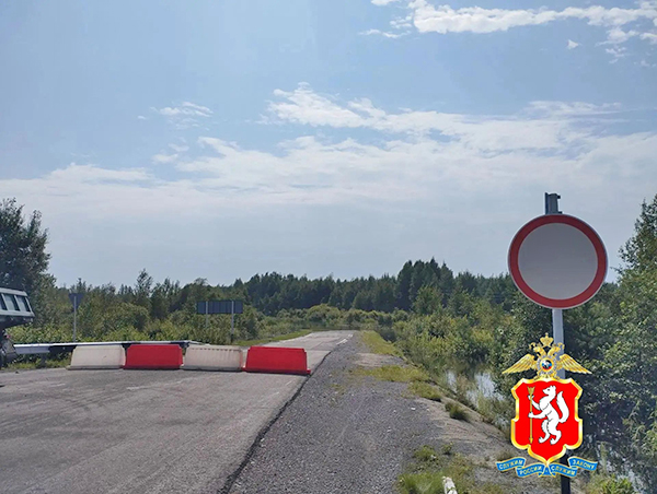 Подтопленная автодорога в Свердловской области(2026)|Фото: Управле­ние Госавтоинспекции ГУ МВД России по Св­ердловской области