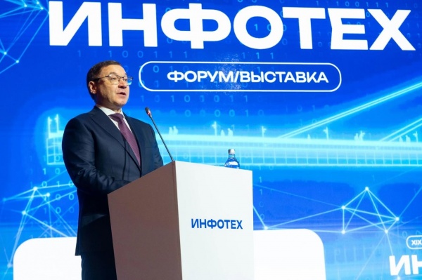 Владимир Якушев на выставке Инфотех(2026)|Фото:  Александр Аксенов, пресс-служба губернатора Тюменской области