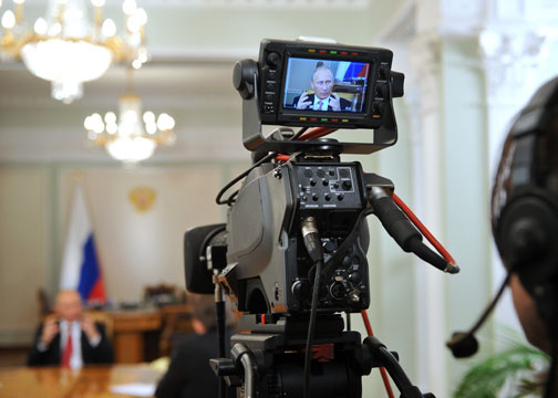 владимир путин, камера, интервью трем каналам | Фото: premier.gov.ru