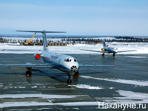 салехард аэропорт самолет ту-134 як-40 авиакомпания ямал 100с | Фото: Накануне.ru