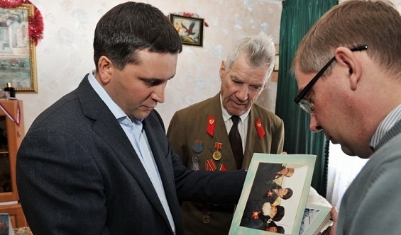 губернатор янао дмитрий кобылкин ветераны вов аксарка(2012)|Фото: правительство.янао.рф