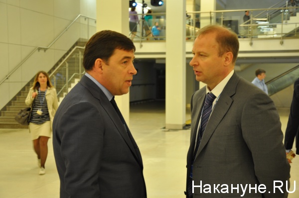 Евгений Куйвашев и секретарь свердловского отделения ЕР Виктор Шептий | Фото: Накануне.RU
