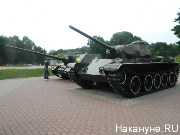 Т-34 танк вахта памяти. Брест 22 июня 2012 | Фото: Накануне.RU