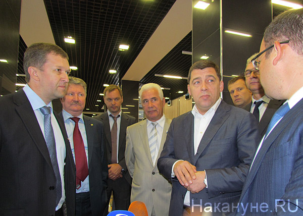 Губернатор Свердловской области Евгений Куйвашев генеральный директор ОАО Аэропорт Кольцово Евгений Чудновский открытие терминала Кольцово | Фото: Накануне.RU