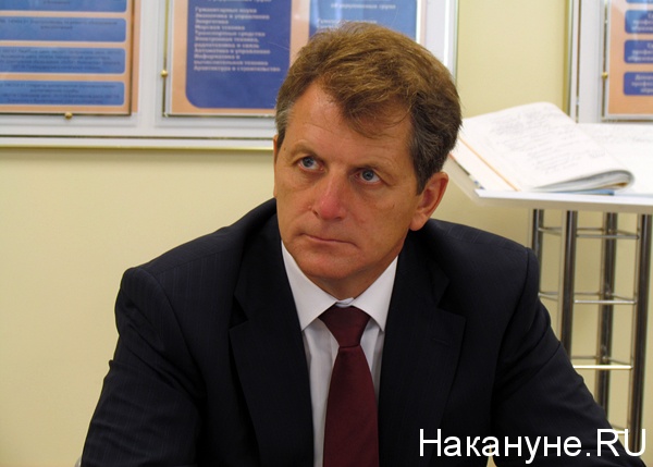 гузь виктор петрович помощник полномочного представителя президента рф в урфо(2012)|Фото: Накануне.ru